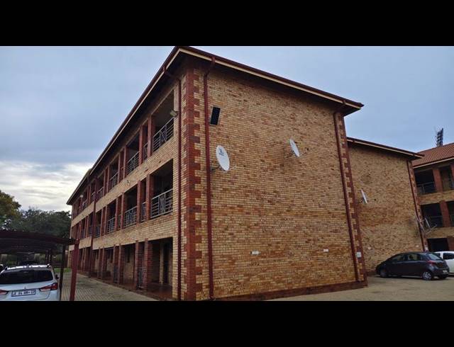 2 BEDROOM APARTMENT FOR SALE IN POTCHEFSTROOM CENTRAL